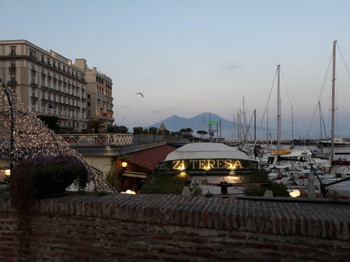 Bed & Breakfast La Mansarda Hotel Naples Exterior photo